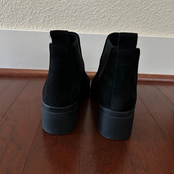 Eileen Fisher Splash Waterproof Italian Suede Chelsea ankle boots size 6.5 - Picture 6 of 10